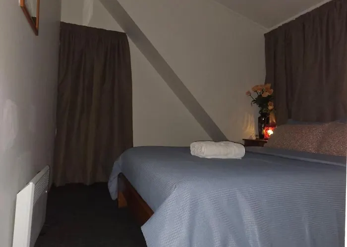 Private Lakeview Loft With Cinema Hébergement de vacances Rotorua