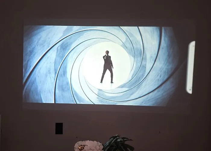 Private Lakeview Loft With Cinema Hébergement de vacances