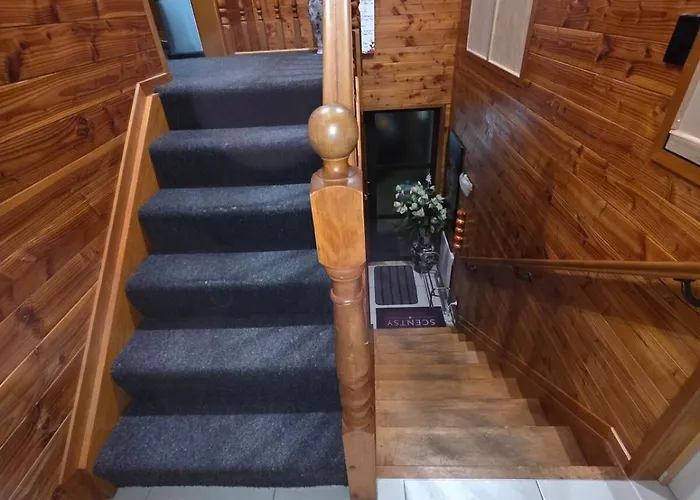 Private Lakeview Loft With Cinema Hébergement de vacances Rotorua