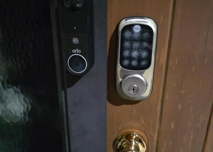 Private Lakeview Loft With Cinema Rotorua